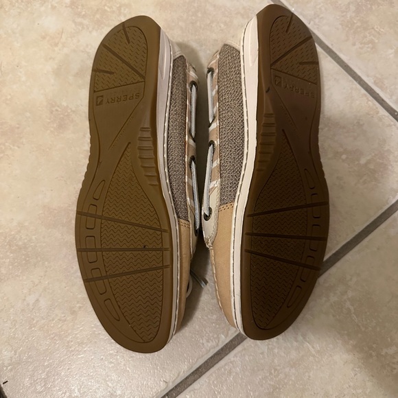 Tan Sperry Top Sider size 6 - Picture 7 of 7